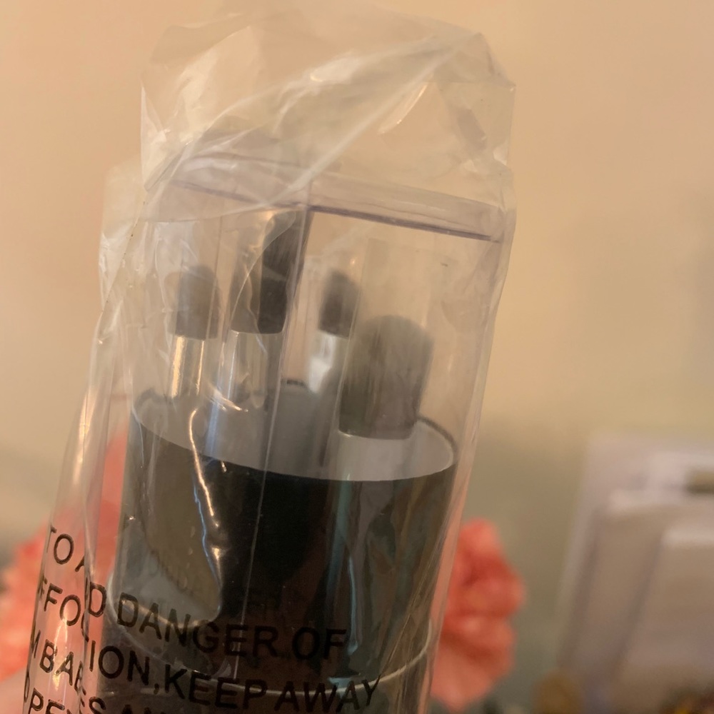 (5) piece skin store eye brush set